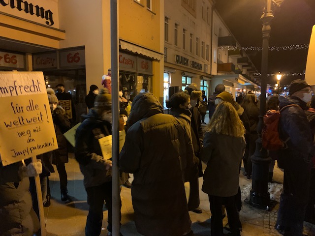 Gegendemonstration zu Montagsspaziergänger in Beeskow